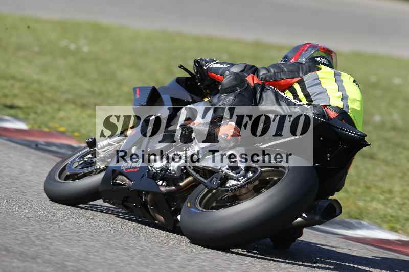 /43 08.08.2025 Discover the Bike ADR/Race 3 rot/178